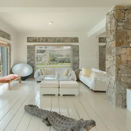 Coventina - Edge Villa Agios Ioannis Diakoftis